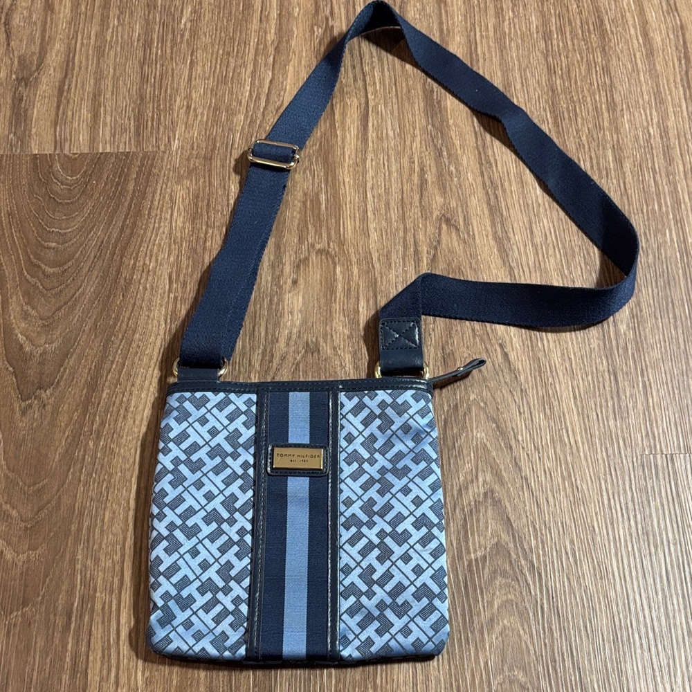 Tommy Hilfiger Crossbody Bag Purse Blue Navy Blue